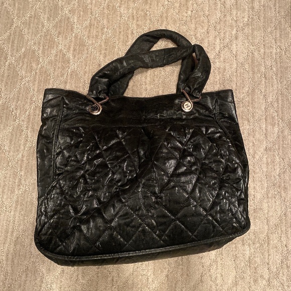 Chanel tote - Picture 1 of 5